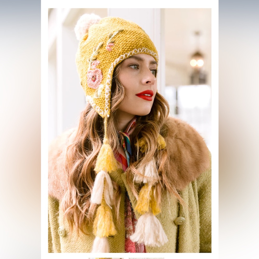 French Knot by Lindsay Mason 100% Wool Marigold Earflap in Mauve